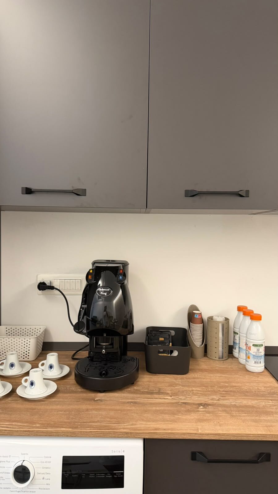 L'angolo caffè della cucina comune